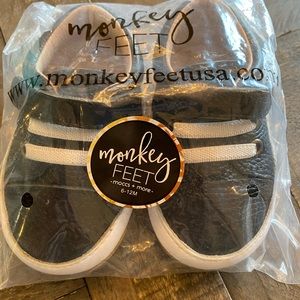 Monkey Feet Black Low Tops 6-12 Months NIB 🚭🐶